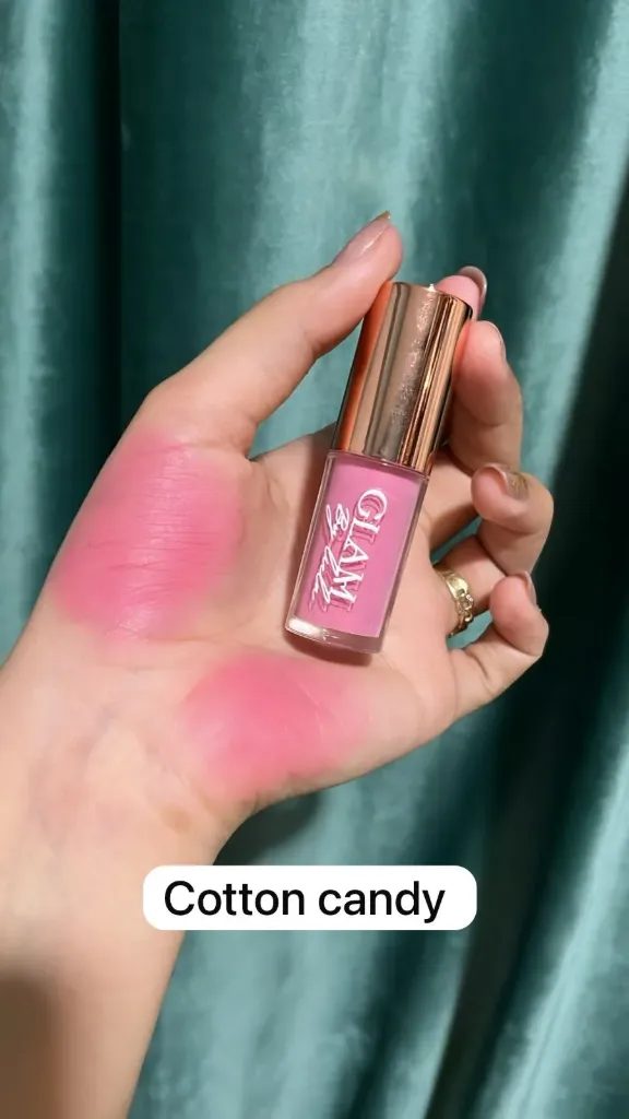 Blusher shade cotton candy