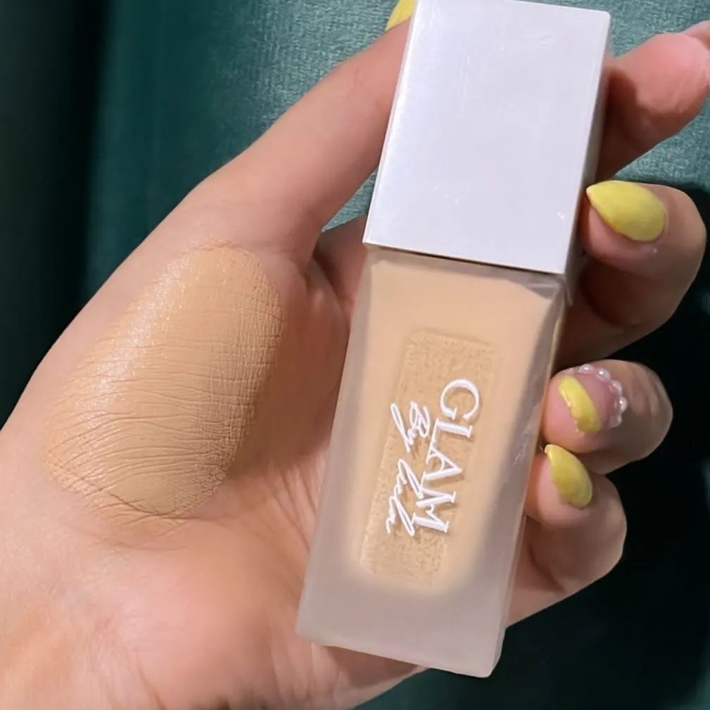 Foundation shade 102