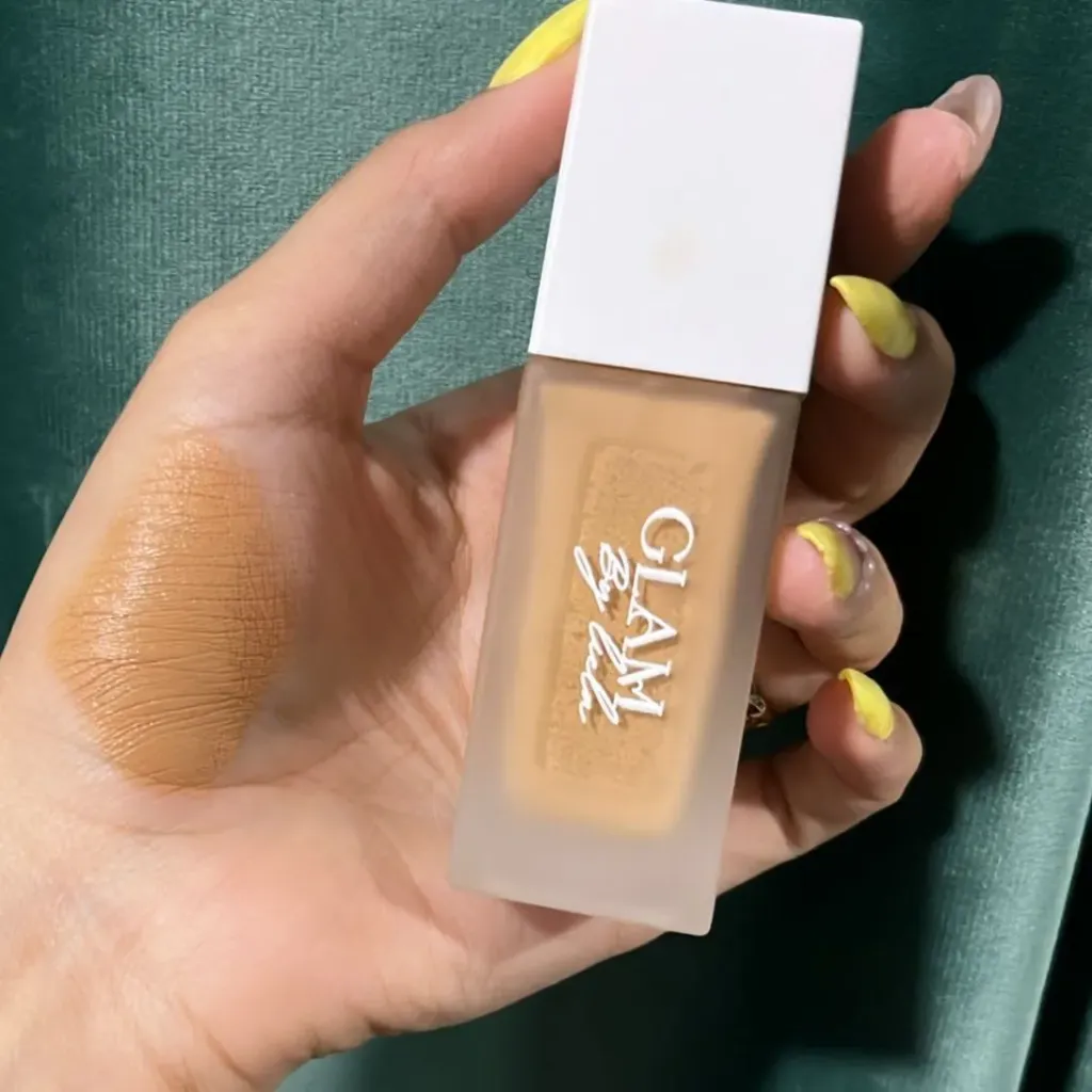 Foundation shade 104