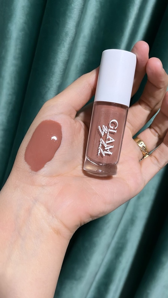 lip gloss shade Cinnamon