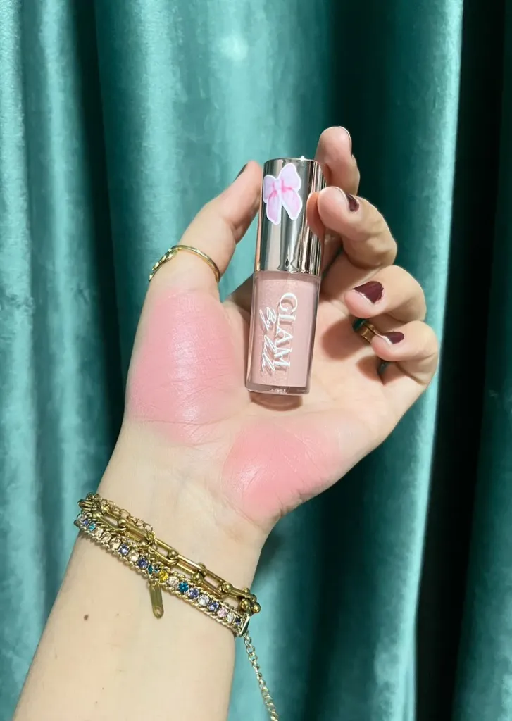 Blusher shade Fluffy