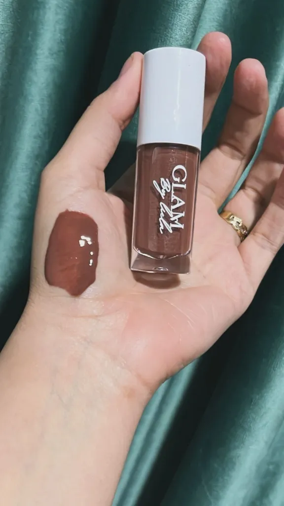 lip gloss shade Chocolate